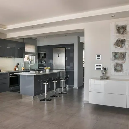 Grande Azzurro In Λακήθρα