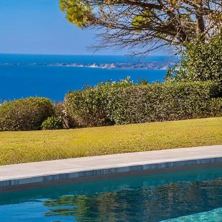 Grande Azzurro In Λακήθρα