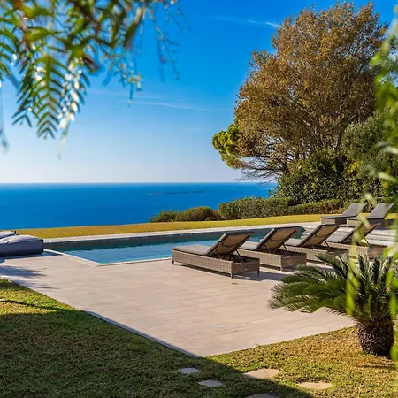 Grande Azzurro In * Λακήθρα