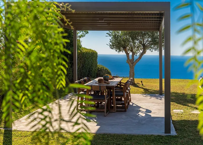 Grande Azzurro In Lakithra