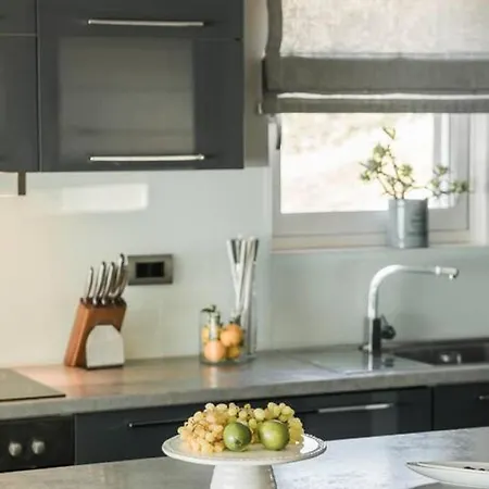 فيلة Grande Azzurro In Lakíthra