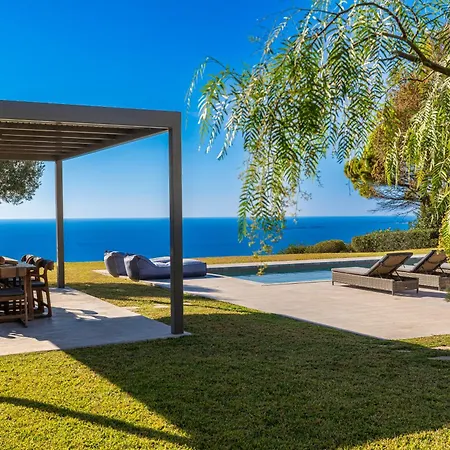 Grande Azzurro In Lakíthra