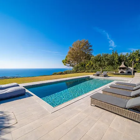 Grande Azzurro In فيلة *